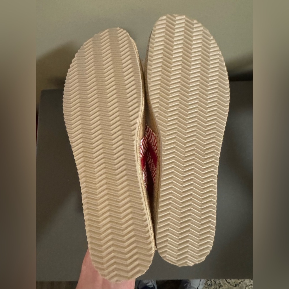 Women’s Easy Street Flip Flops Sandals NWT - Picture 5 of 5